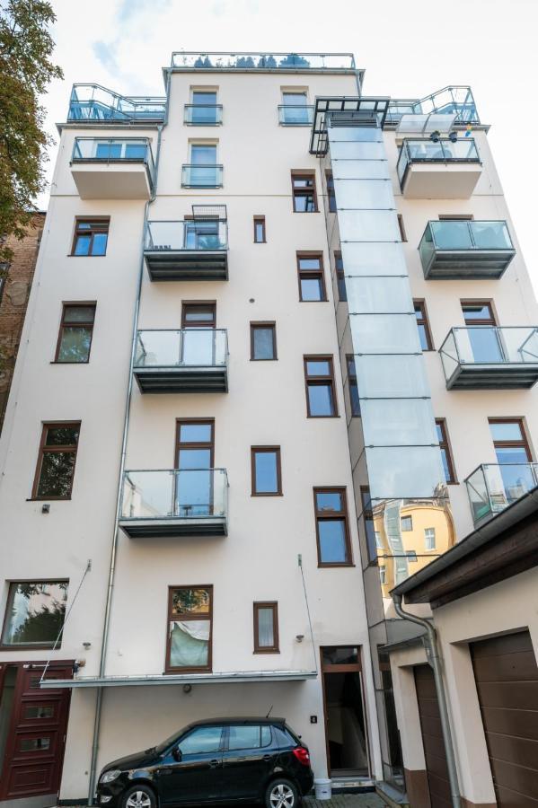 Designed Apartment Next To Vaclav Square With Terrace And Private Garage Prag Dış mekan fotoğraf