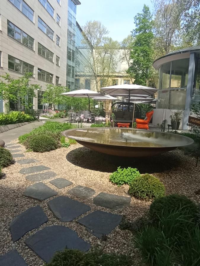 Designed Apartment Next To Vaclav Square With Terrace And Private Garage Prag Dış mekan fotoğraf