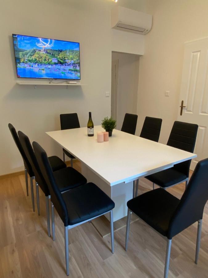 Designed Apartment Next To Vaclav Square With Terrace And Private Garage Prag Dış mekan fotoğraf