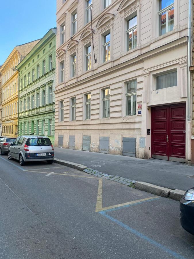 Designed Apartment Next To Vaclav Square With Terrace And Private Garage Prag Dış mekan fotoğraf