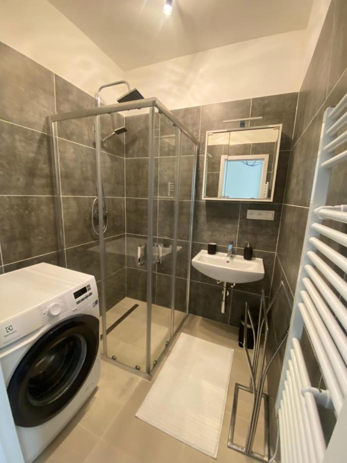 Designed Apartment Next To Vaclav Square With Terrace And Private Garage Prag Dış mekan fotoğraf