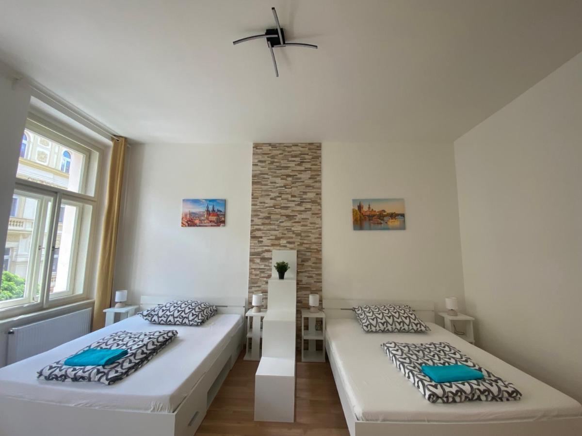 Designed Apartment Next To Vaclav Square With Terrace And Private Garage Prag Dış mekan fotoğraf